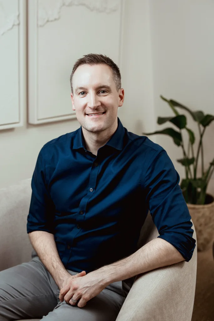 Dr Steven Mahan-Taylor, Consultant Clinical Psychologist and Clinic Director at London Bridge Therapy, seated in the clinic