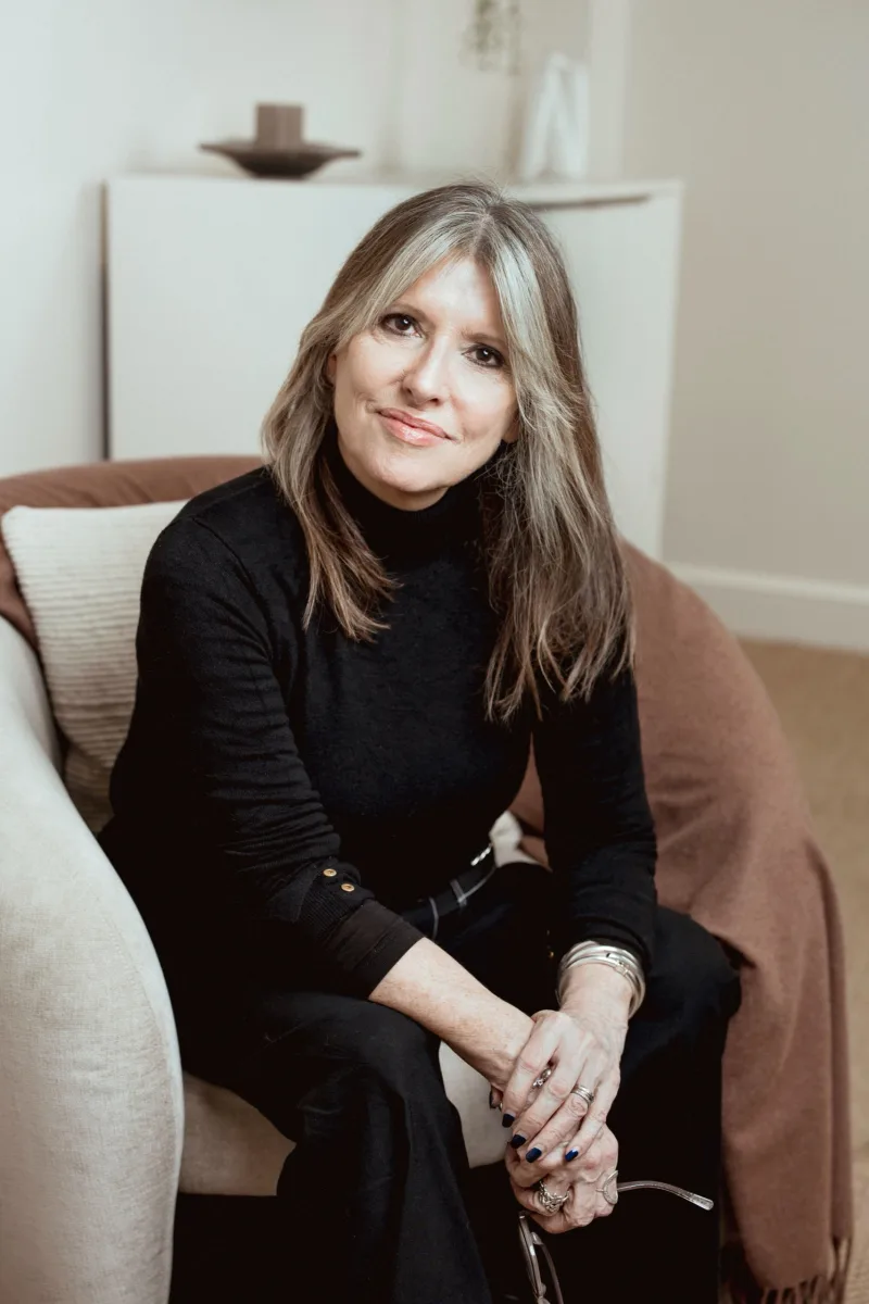 Portrait of Kendal Earl-Travis, Relationship Psychotherapist at London Bridge Therapy, seated in a consulting room